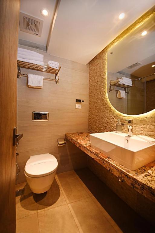 Hotel Tulip Near Delhi Airport New Delhi Eksteriør bilde